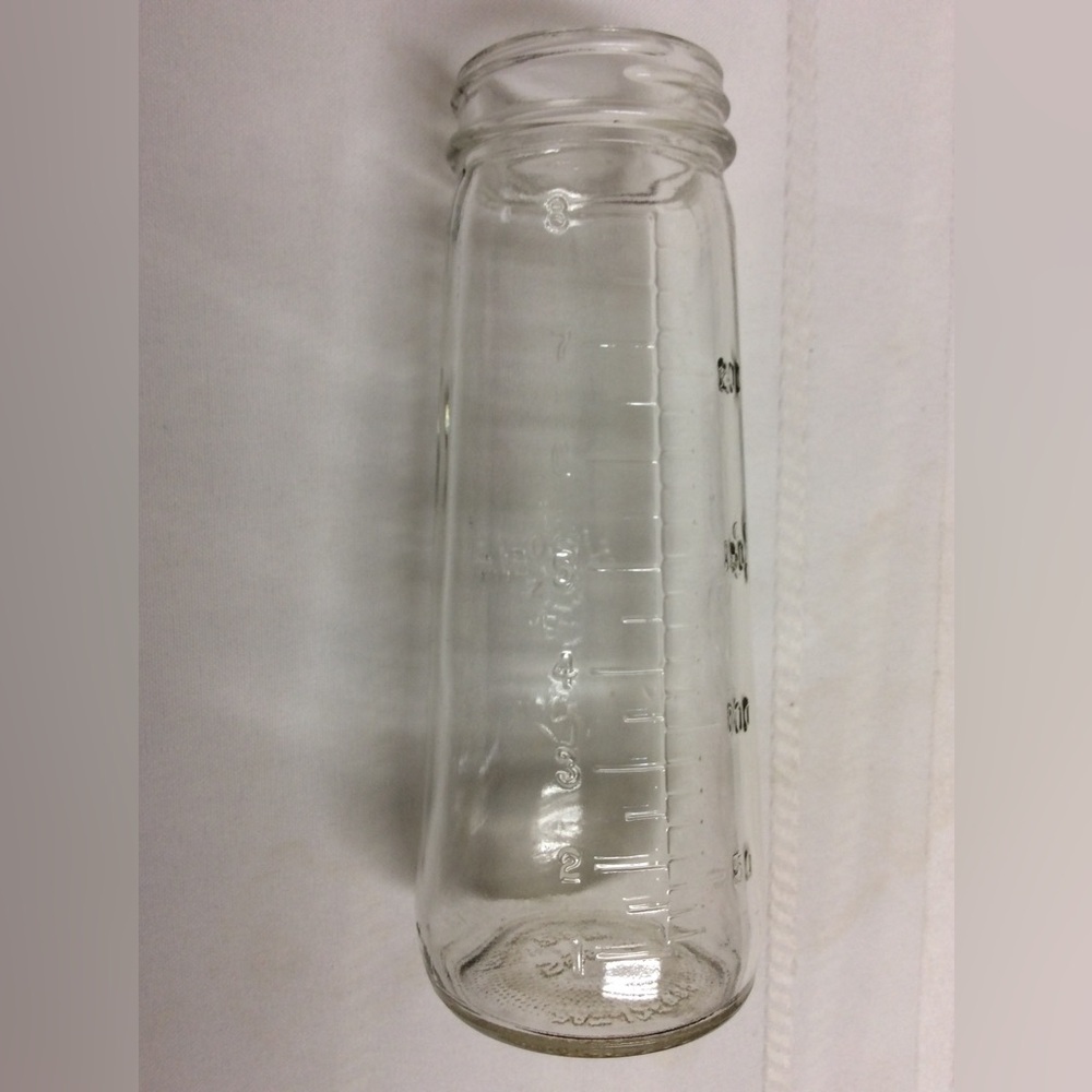 Vintage Baby Bottles Glass (1) Hygeia by Ball 8 oz and (2) Evenflo 4 oz no Tops - Picture 9 of 10